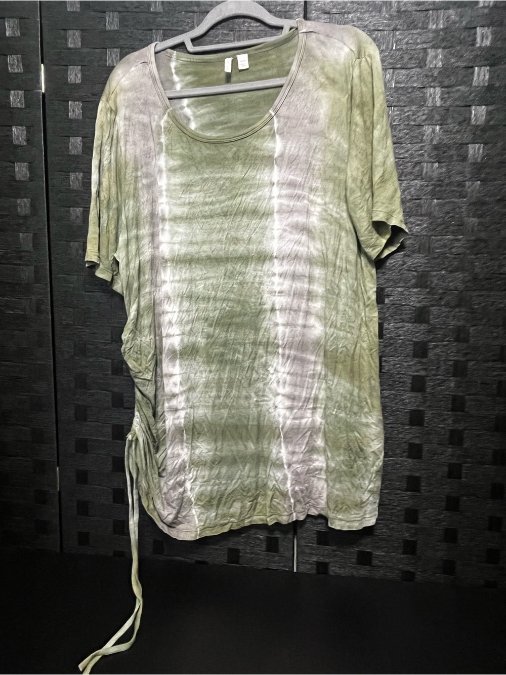 Cato Olive Green and Gray Tie-Dye Short Sleeve Shirt Size 18/20
